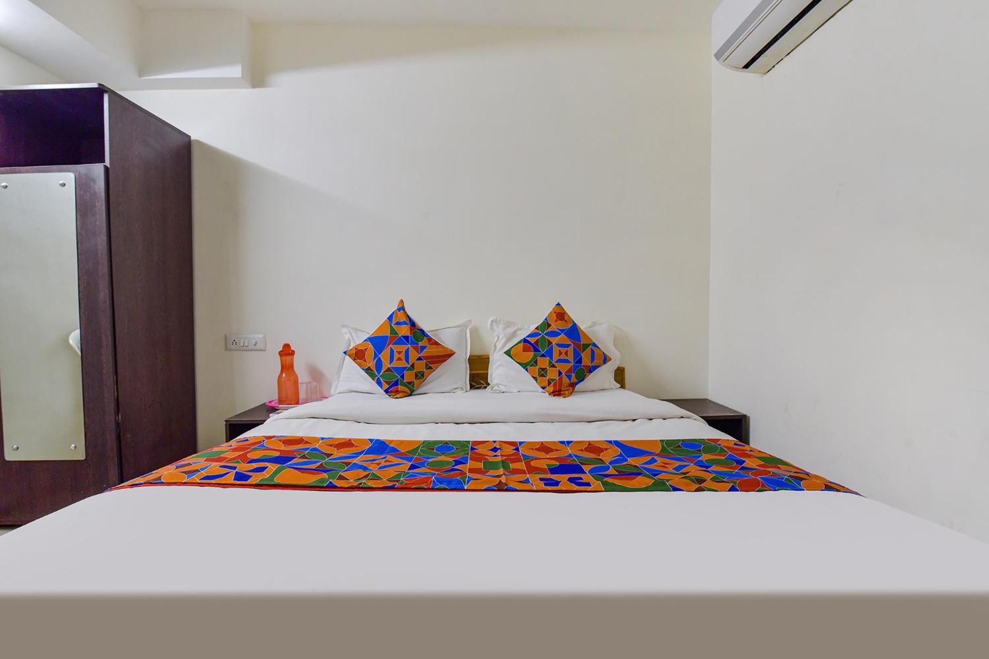 Hotel O Himalaya Inn 아흐메다바드 외부 사진